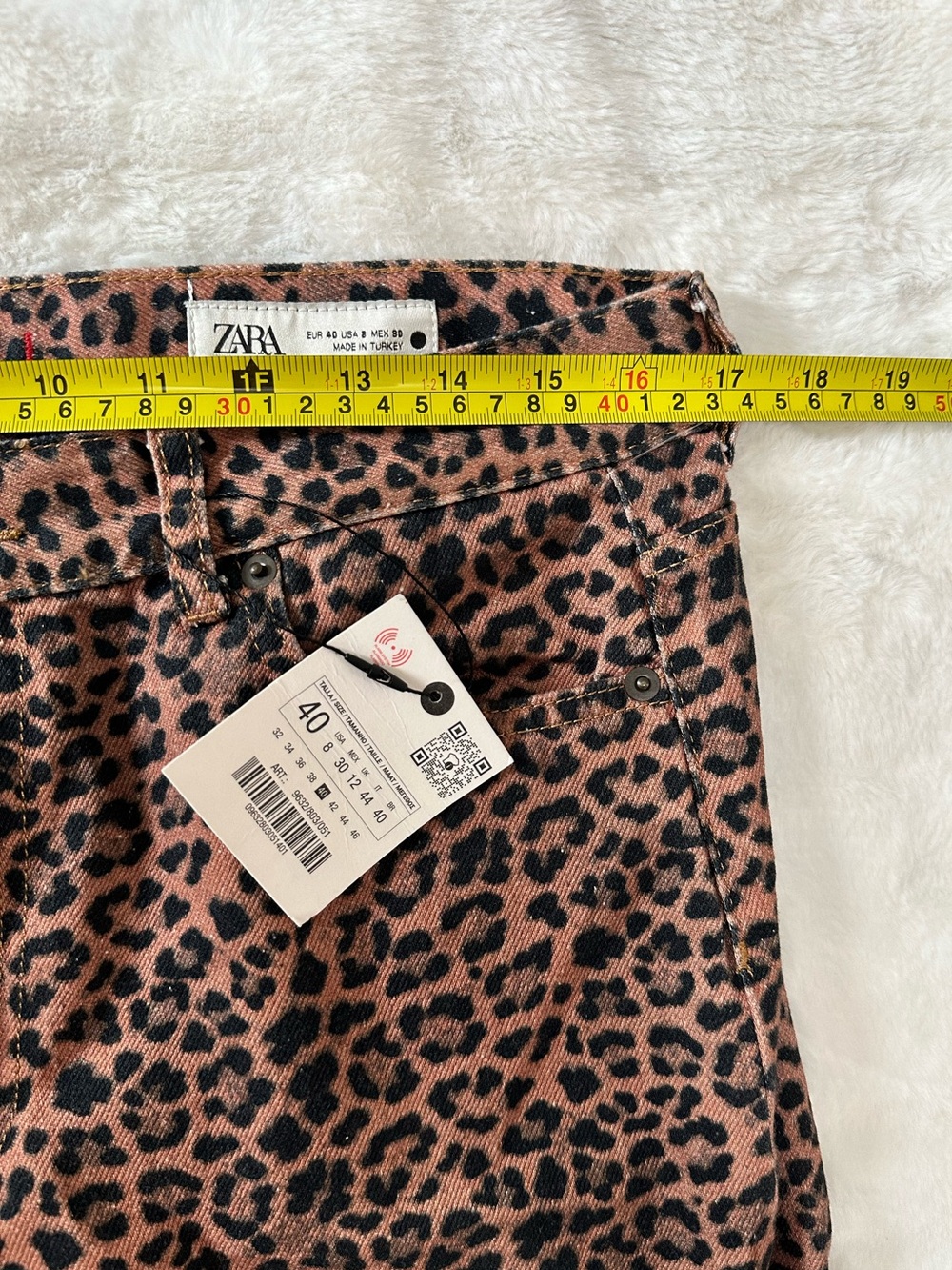 Leopard Print Wide Leg Denim Pants - Picture 6 of 9